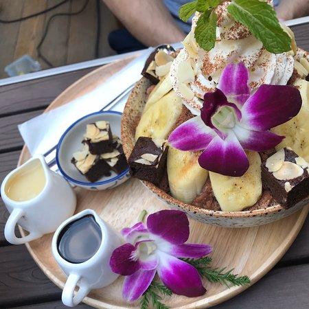 Airniversary Camp & Cafe